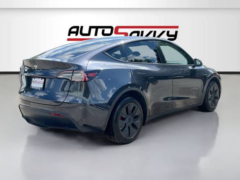 Used 2024 Tesla Model Y Long Range RWD image 7