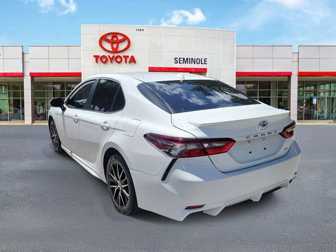 Used 2024 Toyota Camry SE FWD image 4