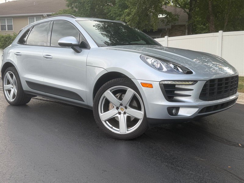 Used 2016 Porsche Macan S AWD/4WD image 2