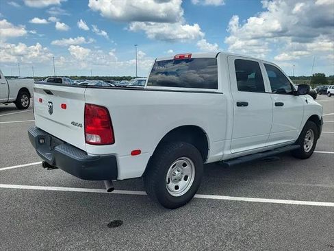 Used 2019 RAM 1500 4x4 Crew Cab Classic image 6