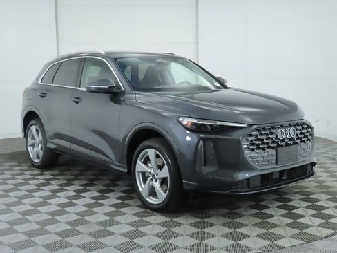 Certified 2025 Audi Q5 Premium Plus w/ Premium Plus image 4