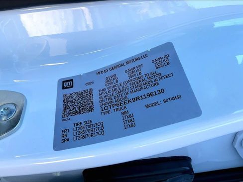 Used 2024 GMC Canyon AT4X image 33