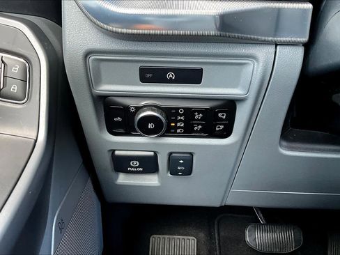 Used 2025 Ford F150 Lariat AWD/4WD image 49