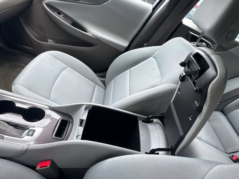 Used 2018 Chevrolet Malibu Hybrid FWD image 18