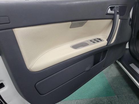 Used 2013 Volvo C70 T5 image 25