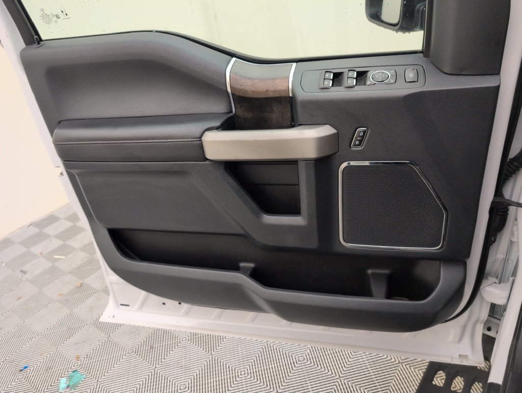 Used 2022 Ford F250 Lariat w/ Tremor Off-Road Package AWD/4WD image 28