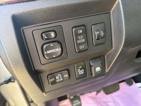 Used 2017 Toyota Tundra Limited image 14