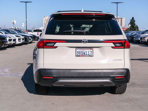 Certified 2024 Toyota Grand Highlander FWD image 5