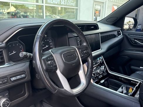 Used 2021 GMC Yukon Denali w/ Denali Premium Package AWD/4WD image 10