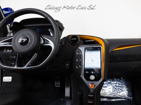 Used 2026 McLaren 750S Spider RWD image 34