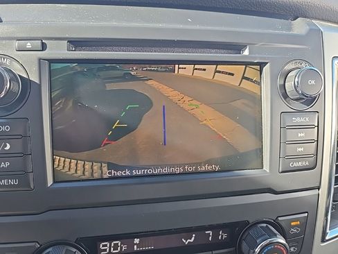 Used 2019 Nissan Titan SV w/ SV Convenience Package image 21