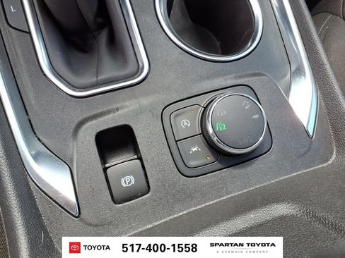 Used 2023 Chevrolet Traverse LT AWD/4WD image 23