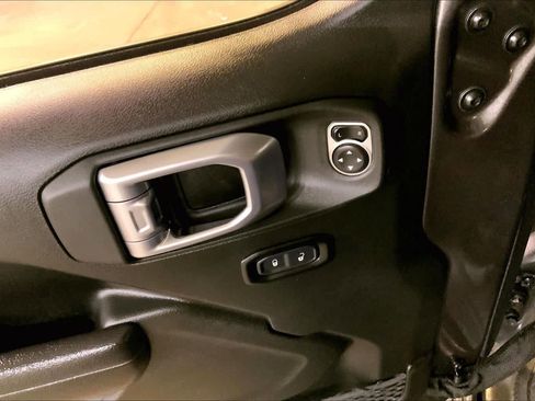 Used 2024 Jeep Wrangler Sport S image 36