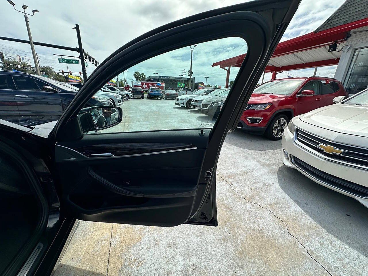 Used 2021 BMW 530i w/ Convenience Package RWD image 18