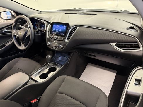 Used 2020 Chevrolet Malibu LS image 39