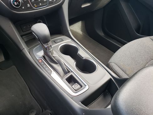 Used 2022 Chevrolet Equinox LT w/ Driver Convenience Package image 25