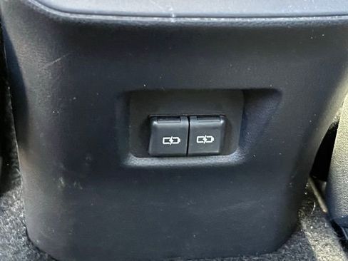 Used 2025 Toyota RAV4 XLE image 15