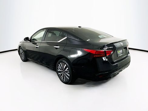 Used 2024 Nissan Altima 2.5 SV w/ SV Premium Package image 5