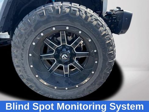 Used 2018 Jeep Wrangler Unlimited Rubicon AWD/4WD image 2