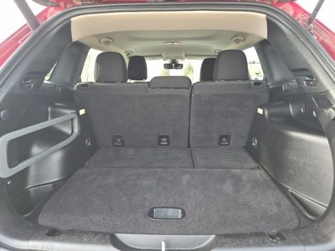 Used 2016 Jeep Cherokee Latitude w/ Comfort & Convenience Group image 8