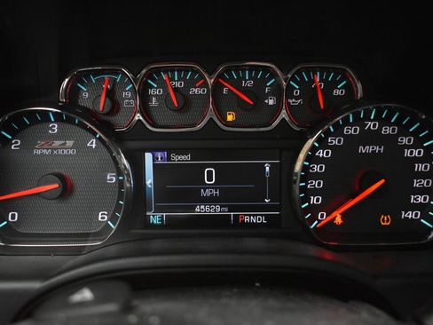 Used 2018 Chevrolet Silverado 1500 LT w/ All Star Edition image 29