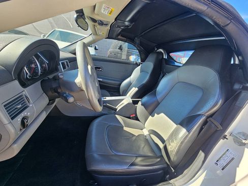 Used 2006 Chrysler Crossfire Limited RWD image 9