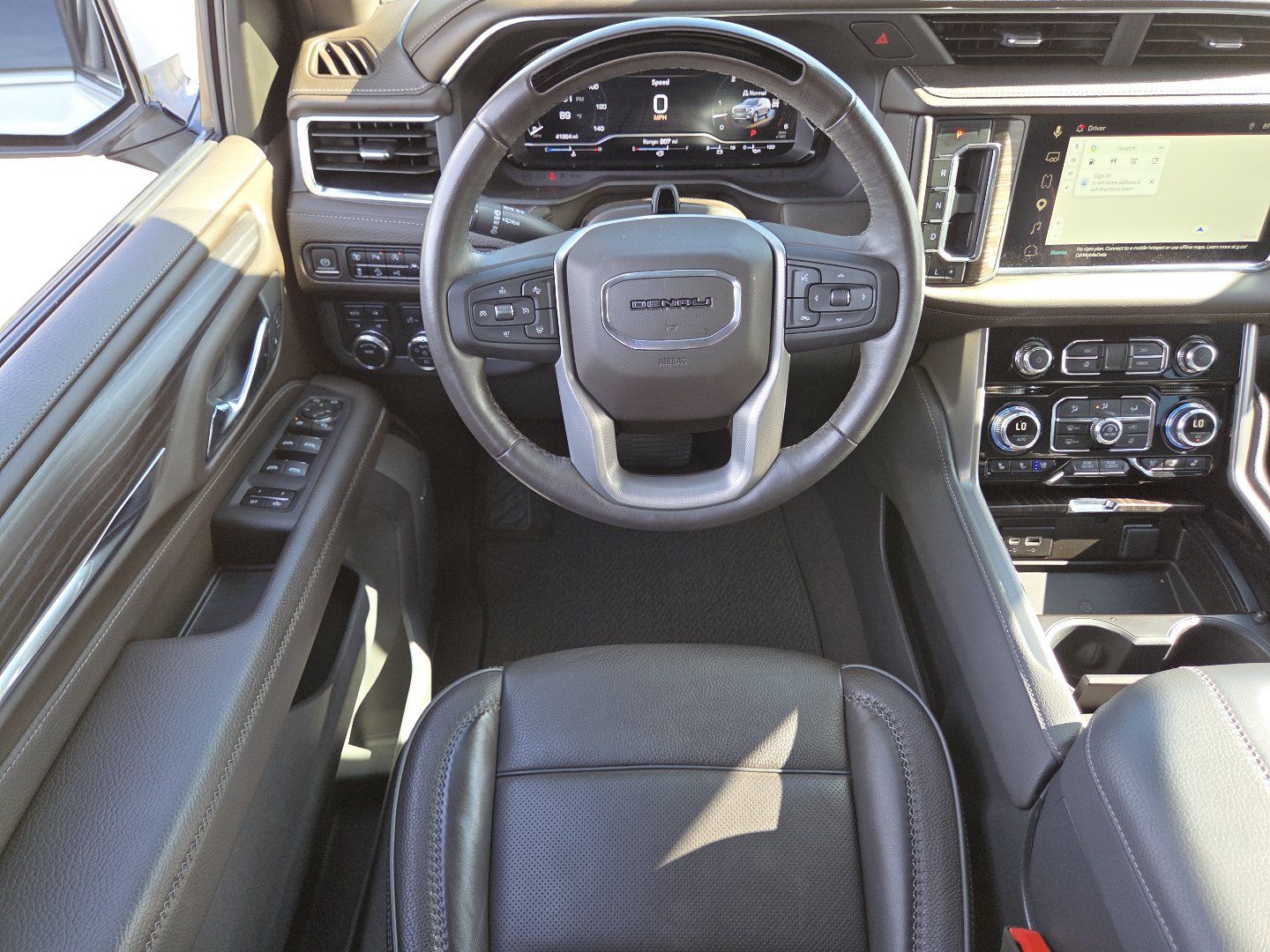 Used 2023 GMC Yukon XL Denali w/ Advanced Technology Package AWD/4WD image 34