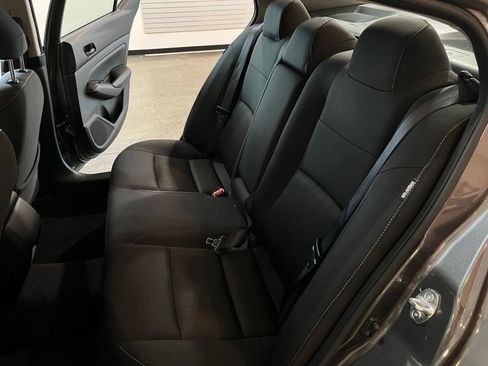 Used 2025 Nissan Altima 2.5 SV FWD image 38