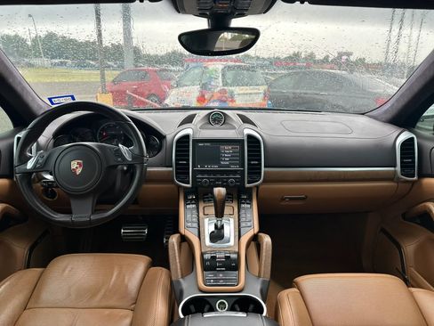 Used 2012 Porsche Cayenne Turbo AWD/4WD image 12