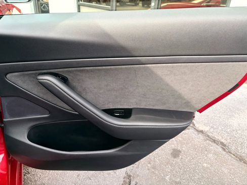 Used 2020 Tesla Model 3 Standard Range Plus image 17