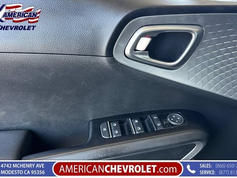 Used 2025 Kia Soul LX FWD image 11