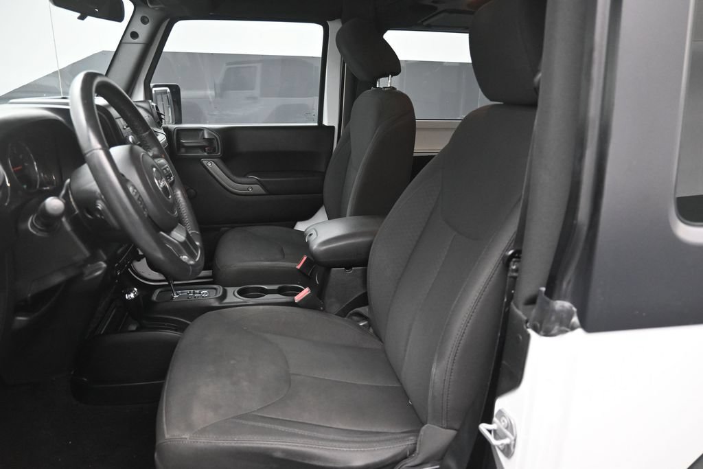 Used 2017 Jeep Wrangler Sport w/ Connectivity Group AWD/4WD image 15