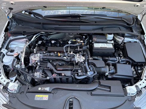 Used 2025 Nissan Versa SV FWD image 31