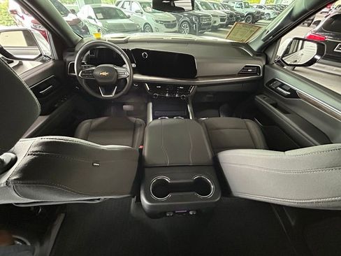 Used 2025 Chevrolet Tahoe LS image 46