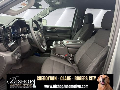 Used 2024 Chevrolet Silverado 1500 LT AWD/4WD image 6
