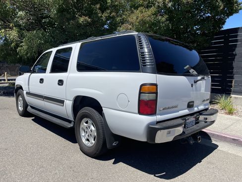 Used 2004 Chevrolet Suburban LS RWD image 6