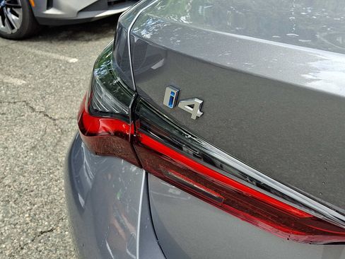 Used 2025 BMW i4 eDrive40 w/ Premium Package RWD image 31