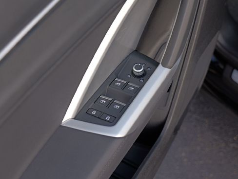 Certified 2025 Audi Q3 2.0T Premium w/ Convenience Package image 22