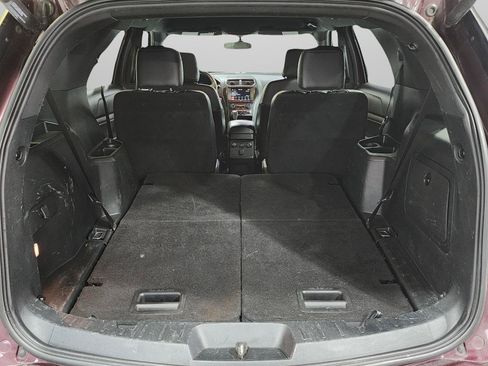 Used 2018 Ford Explorer XLT w/ Equipment Group 202A AWD/4WD image 36