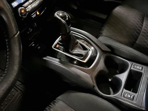 Used 2020 Nissan Rogue AWD image 32