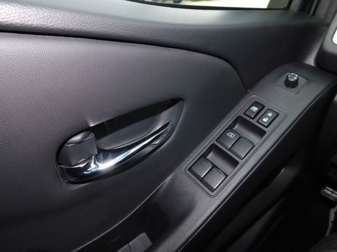 Used 2024 Nissan Frontier SV w/ Hardbody Edition image 28