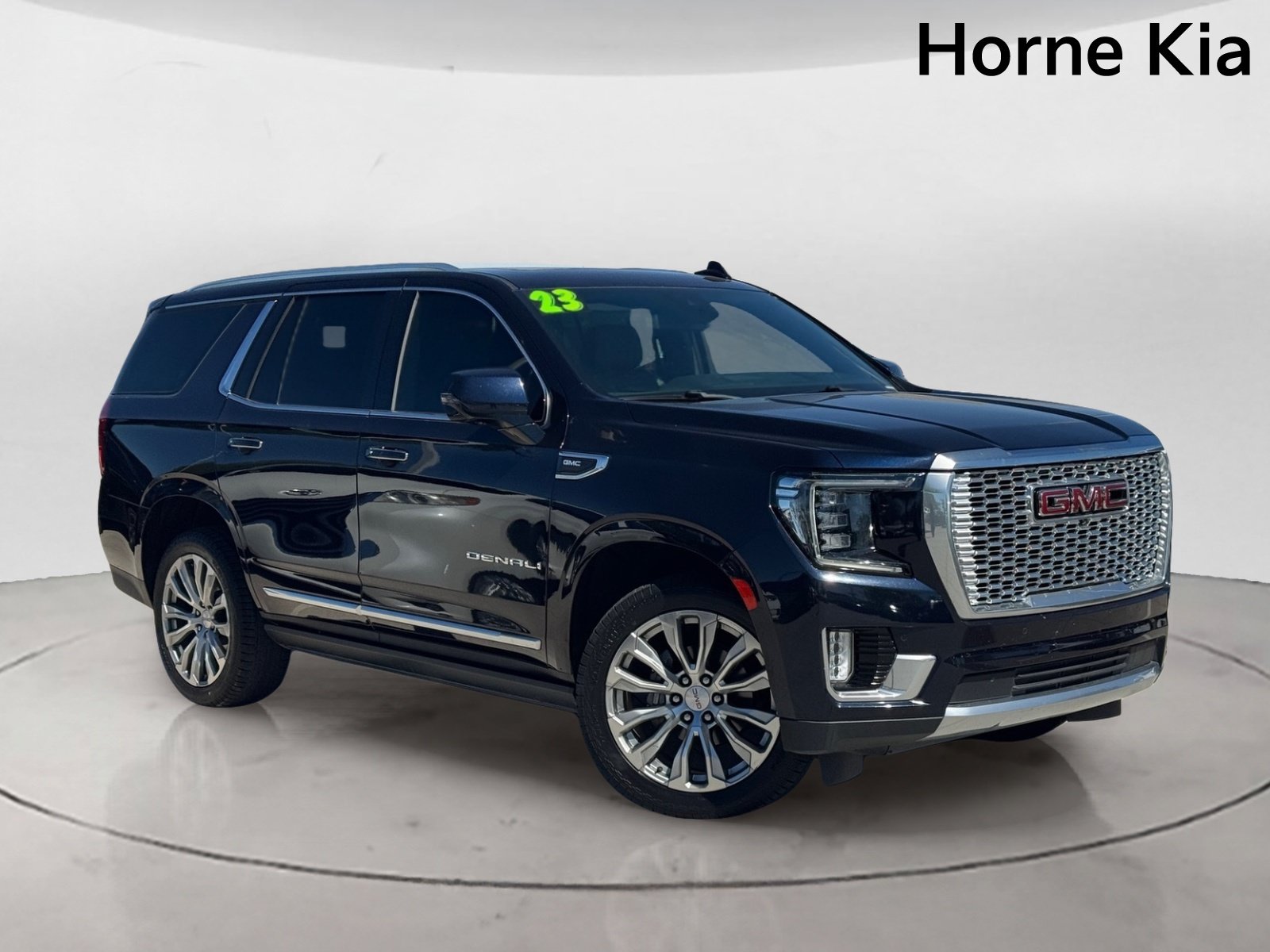 Used 2023 GMC Yukon Denali RWD image 2