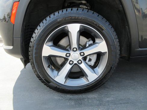 Used 2024 Jeep Grand Cherokee L Limited w/ Trailer Tow Package AWD/4WD image 54