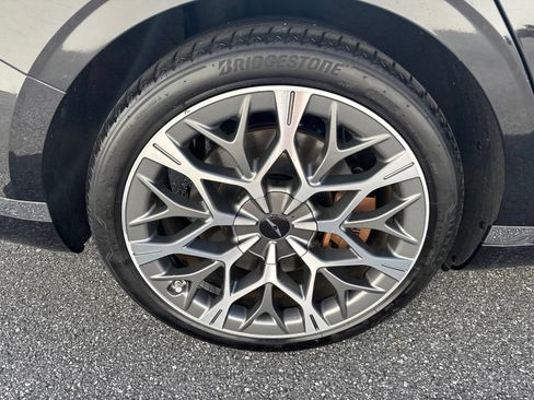 Used 2024 Genesis G90 3.5T AWD/4WD image 11