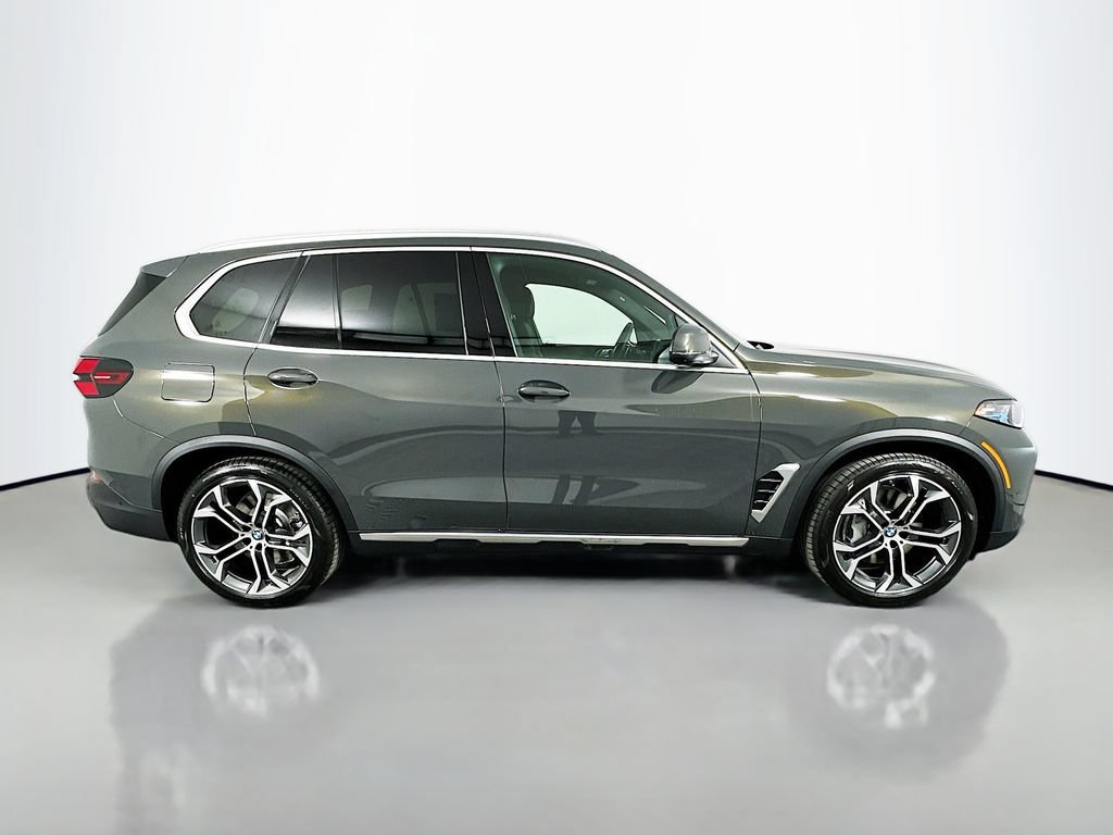 Used 2026 BMW X5 xDrive50e AWD/4WD image 4