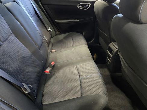 Used 2019 Nissan Sentra SR FWD image 9