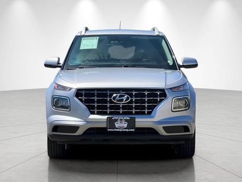 Used 2024 Hyundai Venue SEL FWD image 9