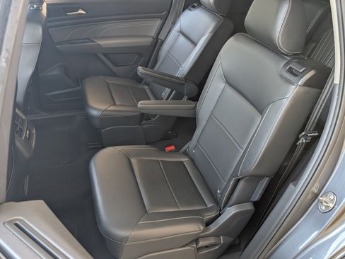 Used 2021 Volkswagen Atlas SE w/ Panoramic Sunroof Package FWD image 18