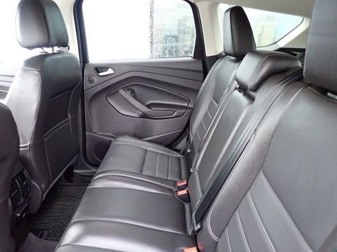 Used 2015 Ford Escape SE w/ Equipment Group 201A image 9