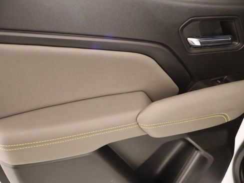 Used 2023 Chevrolet Colorado ZR2 w/ ZR2 Convenience Package III image 16